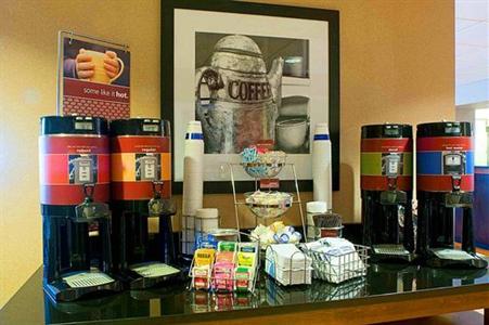 фото отеля Hampton Inn Fall River/Westport