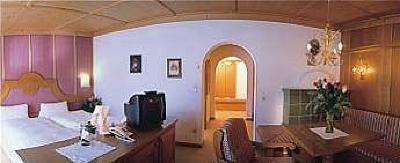 фото отеля Wellness Familienhotel Alpenrose Elbigenalp