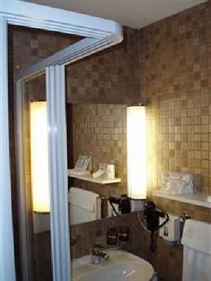 фото отеля Hotel Weisses Kreuz Lyss