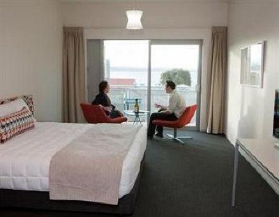 фото отеля Navigate Seaside Accommodation