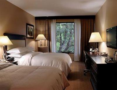 фото отеля Sheraton Chapel Hill Hotel