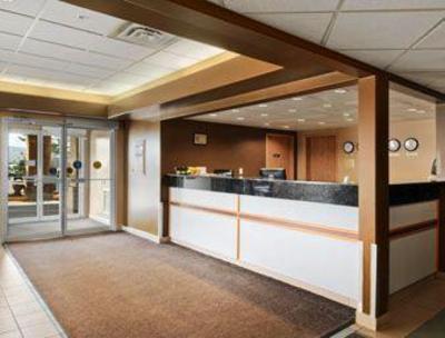 фото отеля Super 8 Edmonton International Airport