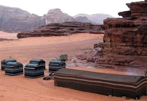фото отеля Wadi Rum Desert Camp Hotel