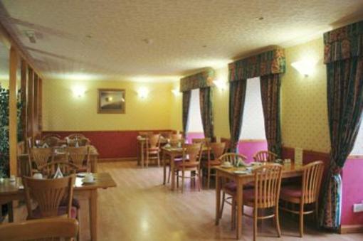 фото отеля Urquhart Caledonian Hotel