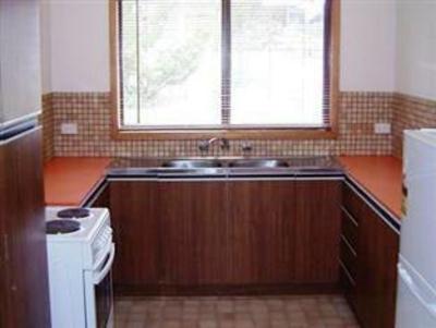 фото отеля Whispering Pines 2 Private Holiday Apartment