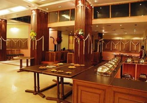 фото отеля Moon International Hotel