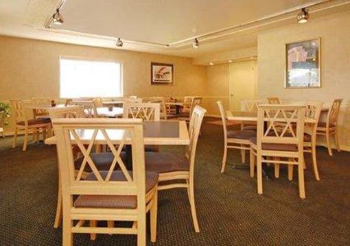 фото отеля Econo Lodge Live Oak