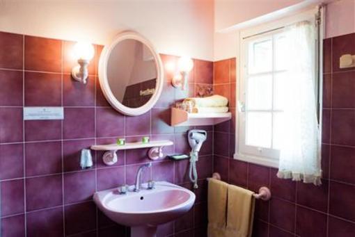 фото отеля Logis Le Prieure