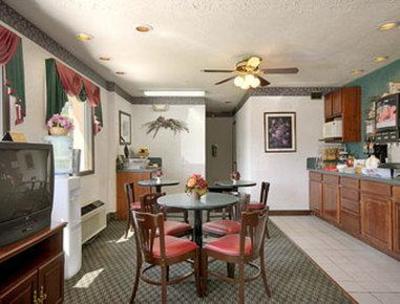 фото отеля Travelodge Grand Rapids