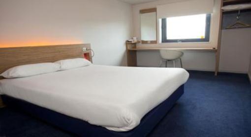 фото отеля Travelodge Hotel Uxbridge Central London