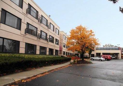 фото отеля Quality Inn Southfield