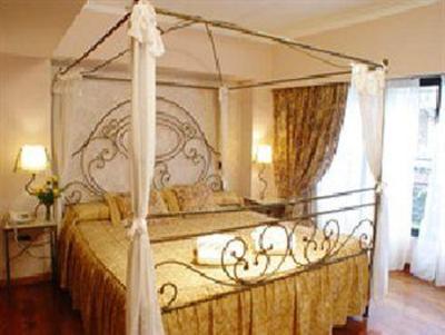 фото отеля Reina Victoria Suites & Towers