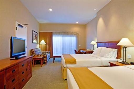 фото отеля Holiday Inn Express Hotel & Suites Ventura Harbor