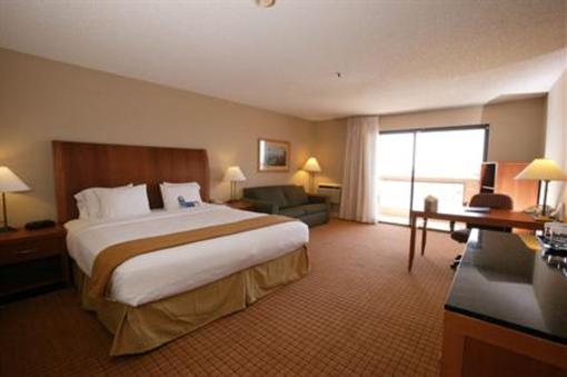 фото отеля Holiday Inn Express Hotel & Suites Ventura Harbor