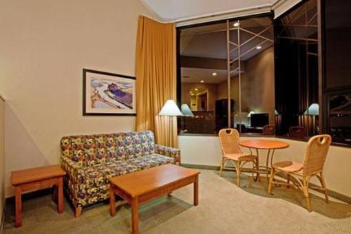 фото отеля Holiday Inn Express Hotel & Suites Ventura Harbor