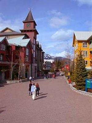 фото отеля ResortQuest Marketplace Lodge Vacation Rental Whistler