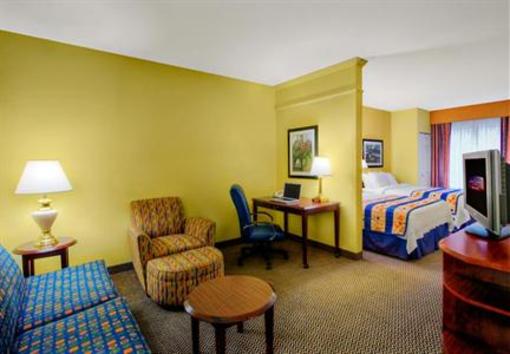 фото отеля SpringHill Suites Milford