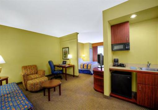 фото отеля SpringHill Suites Milford