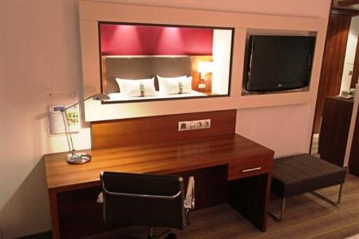фото отеля Holiday Inn Lille Ouest Englos