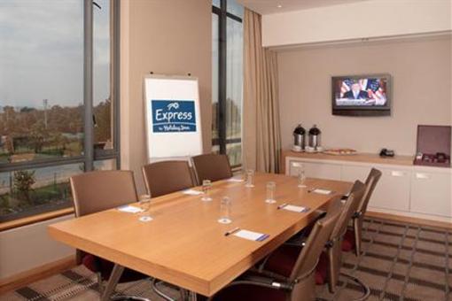 фото отеля Holiday Inn Express Sandton-Woodmead