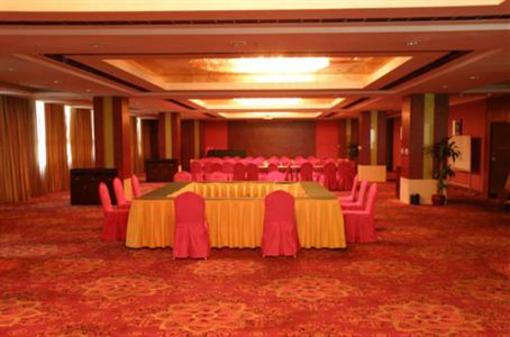 фото отеля Xinglong International Hotel