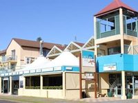 Oceanside Hawks Nest Motel