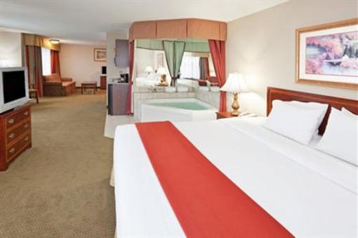 фото отеля Holiday Inn Express Hotel & Suites Franklin Cranberry
