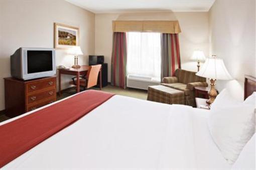 фото отеля Holiday Inn Express Hotel & Suites Franklin Cranberry