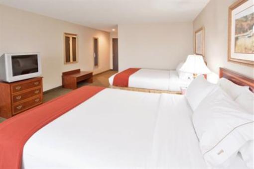 фото отеля Holiday Inn Express Hotel & Suites Franklin Cranberry