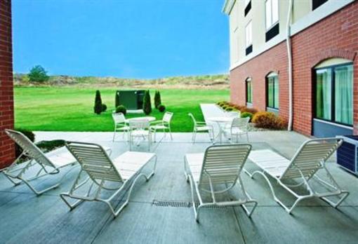 фото отеля Holiday Inn Express Hotel & Suites Franklin Cranberry