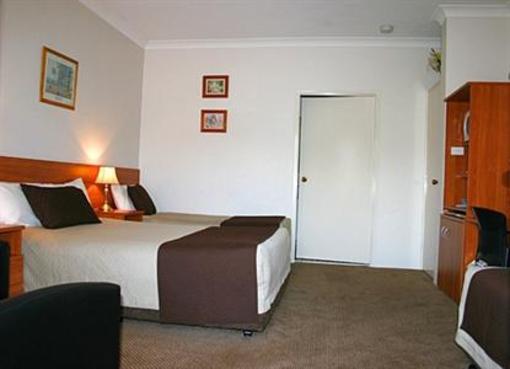 фото отеля Cadman Motor Inn
