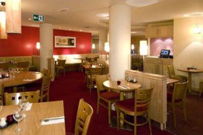 фото отеля Premier Inn Westcliff Bournemouth