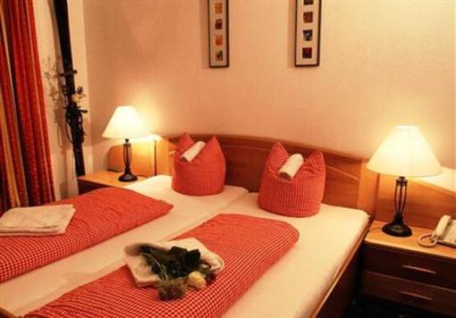 фото отеля Hotel Garni Rauch Sankt Anton am Arlberg