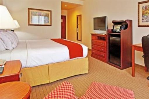 фото отеля Holiday Inn Express Hotel & Suites Dyersburg