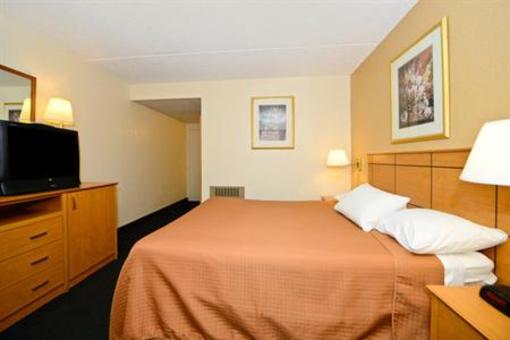 фото отеля Americas Best Value Inn & Suites Saint Cloud