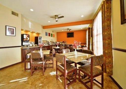 фото отеля Comfort Inn West