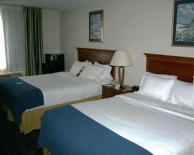 фото отеля Holiday Inn Express Portage