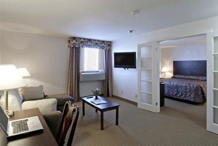 фото отеля Quality Inn & Suites Airport Mississauga