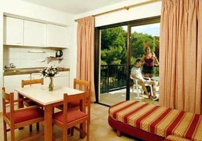 фото отеля Apartments Waikiki Calvia