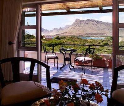 фото отеля Moonstruck on Pringle Bay Guesthouse