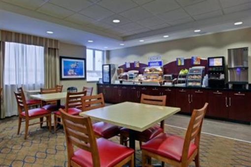 фото отеля Holiday Inn Express & Suites Kincardine