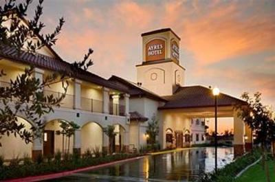 фото отеля Ayres Hotel Redlands