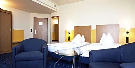 фото отеля Intercityhotel Stralsund