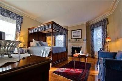 фото отеля Architects Inn - George Champlin Mason House