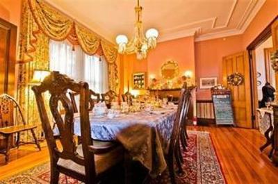 фото отеля Architects Inn - George Champlin Mason House