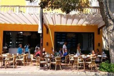 фото отеля Hostal Porto Colom Felanitx
