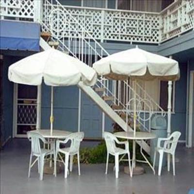 фото отеля Shores Inn & Suites
