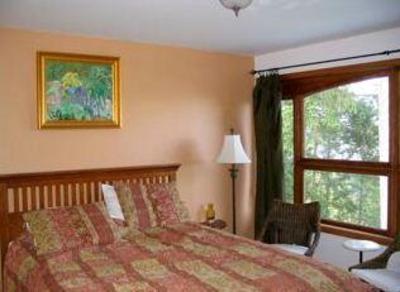фото отеля Shanti House Denman Island