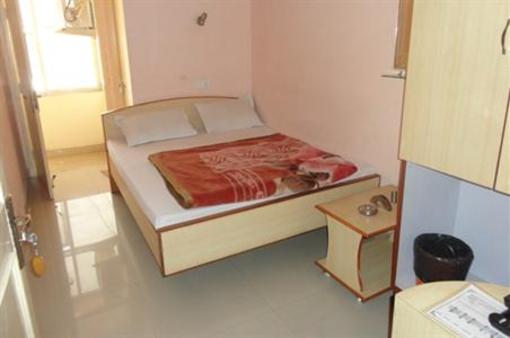 фото отеля Hotel Tarun