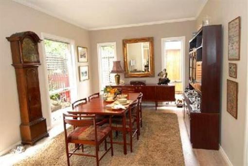 фото отеля Twelve on Victor Bed & Breakfast Melbourne